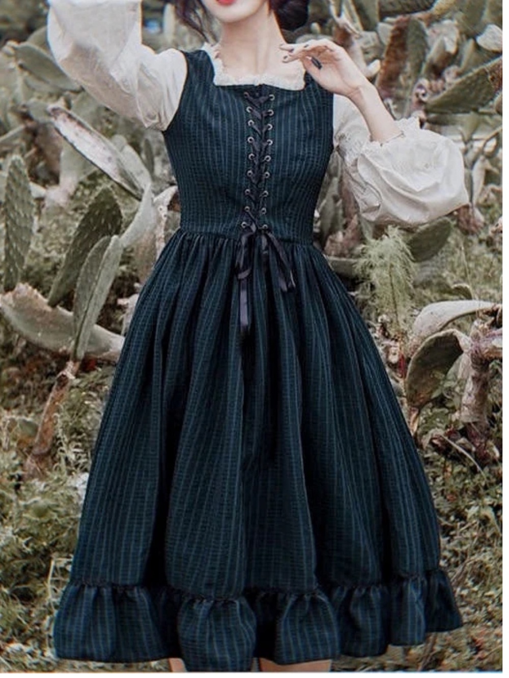 Qing Man Vintage European Maiden Dress Size Medium
